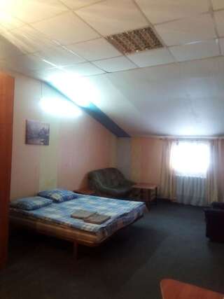 Мотели Kadm Минск Четырехместный номер-3